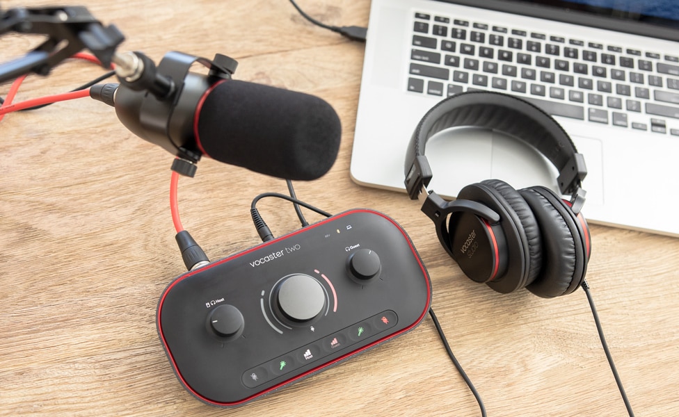 Focusrite Vocaster Two Studio Ultimate Podcasting Bundle